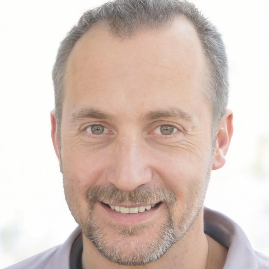 Portrait de Thomas, ancien participant devenu analyste financier